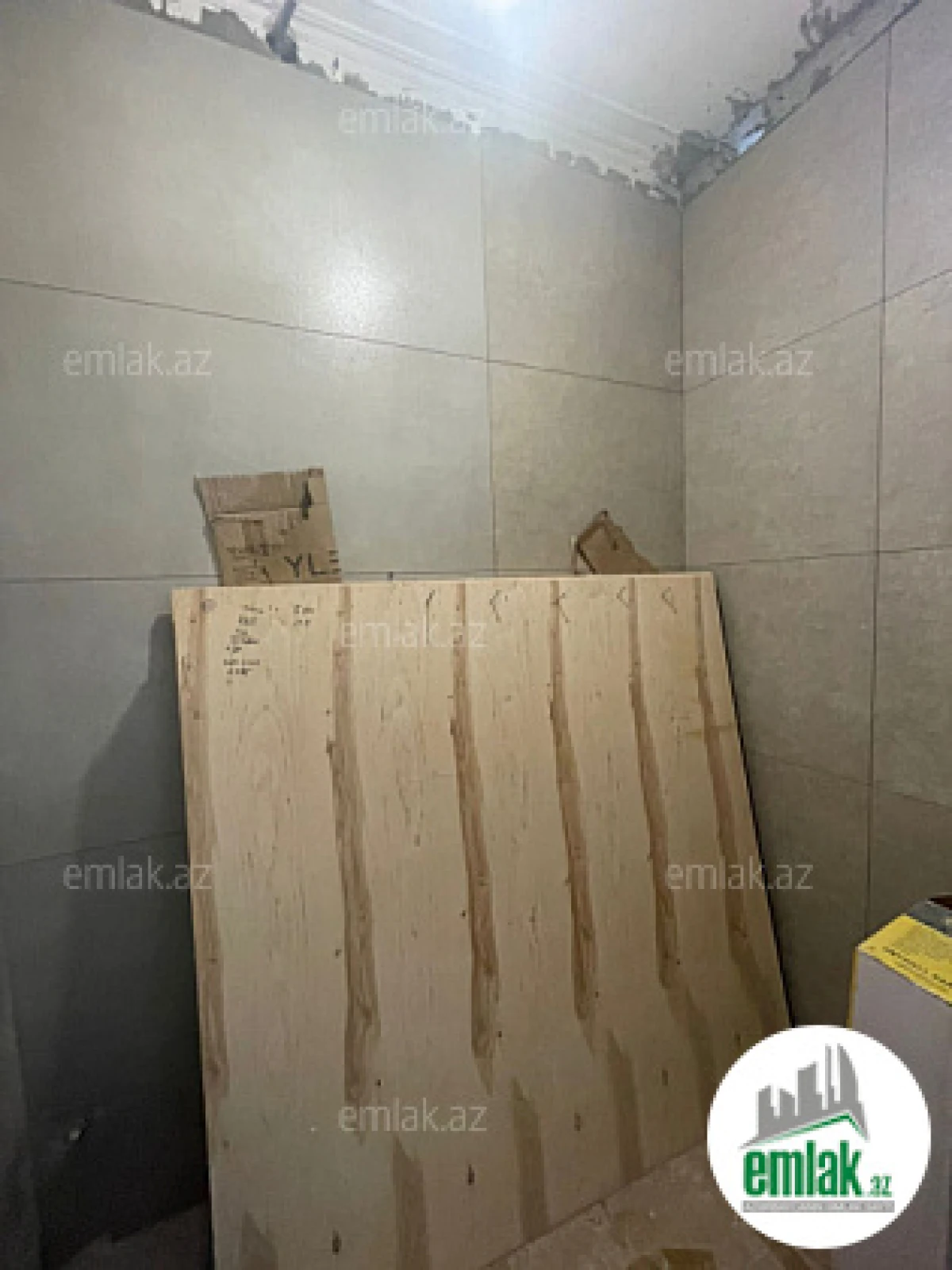 Satılır 2 otaqlı köhnə tikili 53 m²