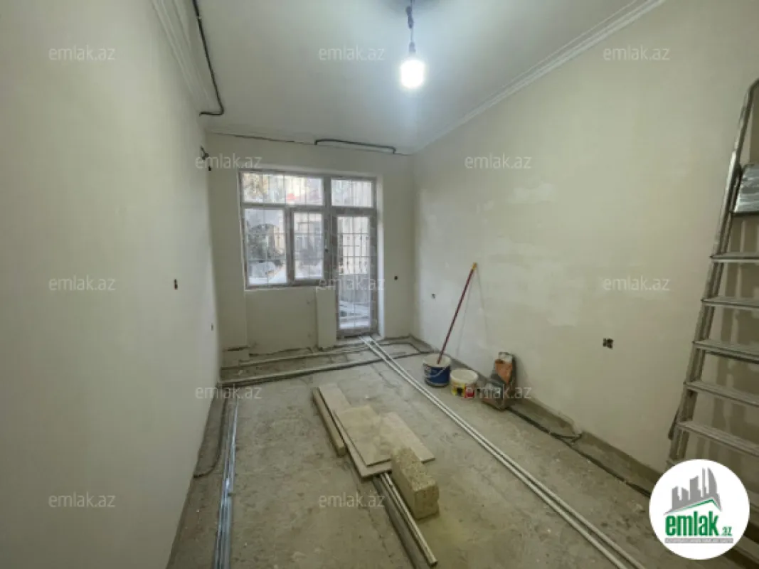 Satılır 2 otaqlı köhnə tikili 53 m²