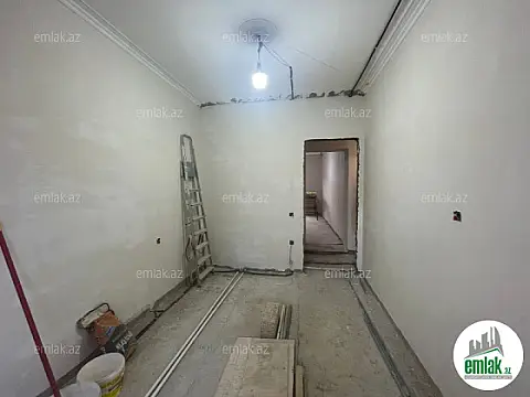 Satılır 2 otaqlı köhnə tikili 53 m²