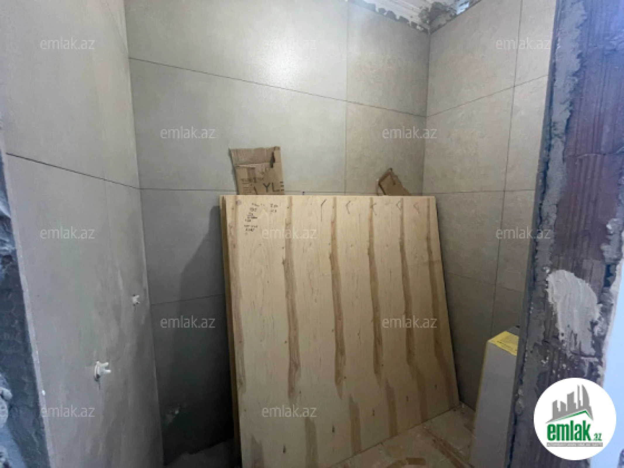 Satılır 2 otaqlı köhnə tikili 53 m²