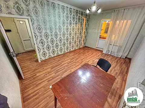 Satılır 2 otaqlı köhnə tikili 45 m²