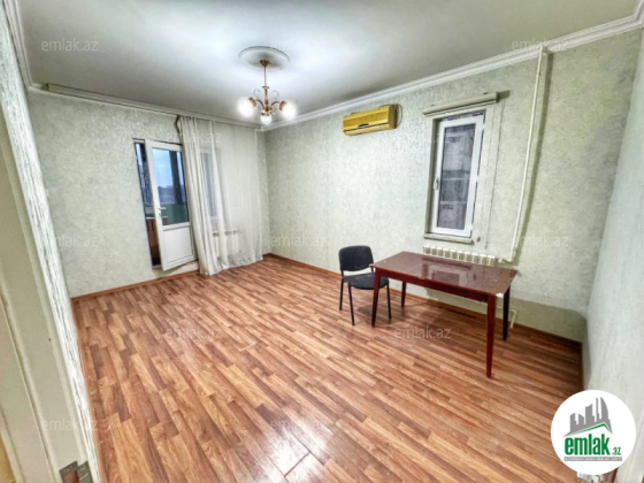 Satılır 2 otaqlı köhnə tikili 45 m²