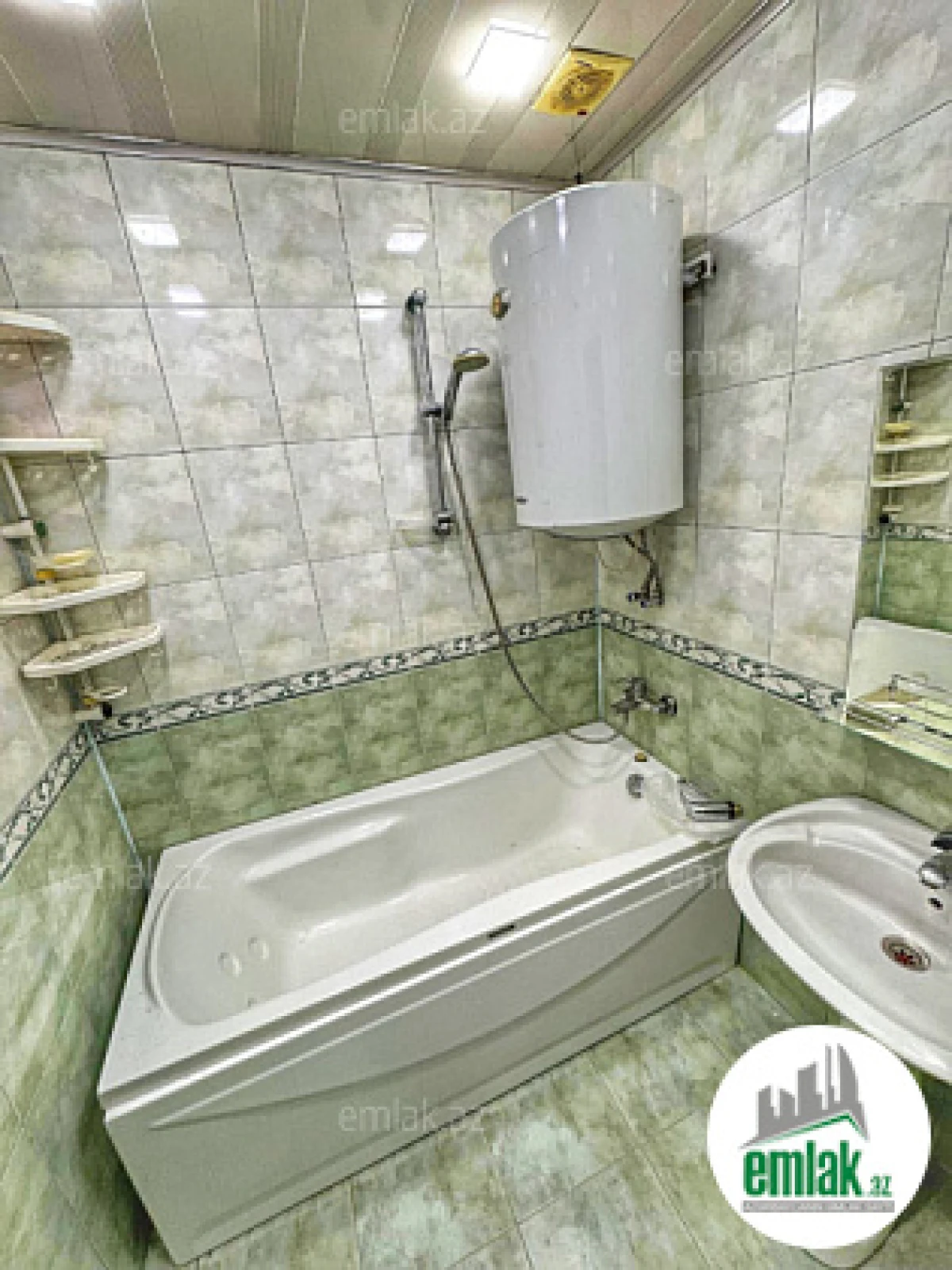 Satılır 2 otaqlı köhnə tikili 45 m²