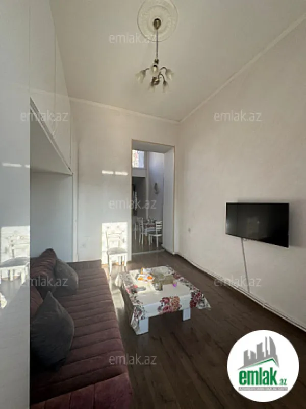 Satılır 1 otaqlı köhnə tikili 35 m²