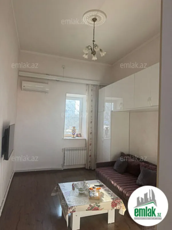 Satılır 1 otaqlı köhnə tikili 35 m²