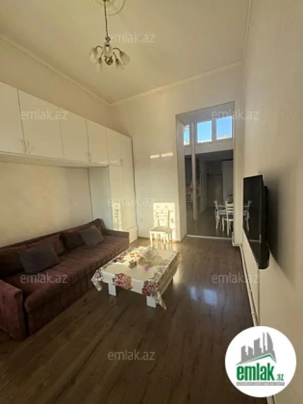 Satılır 1 otaqlı köhnə tikili 35 m²