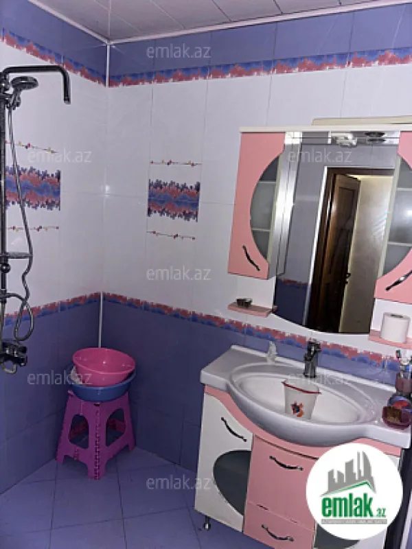 Satılır 2 otaqlı köhnə tikili 65 m²