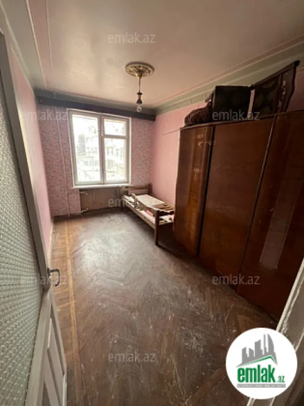 Satılır 3 otaqlı köhnə tikili 80 m²
