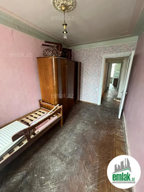 Satılır 3 otaqlı köhnə tikili 80 m²