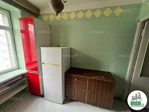 Satılır 3 otaqlı köhnə tikili 80 m²