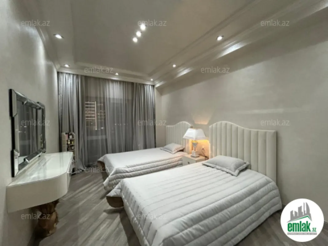 Satılır 3 otaqlı yeni tikili 140 m²