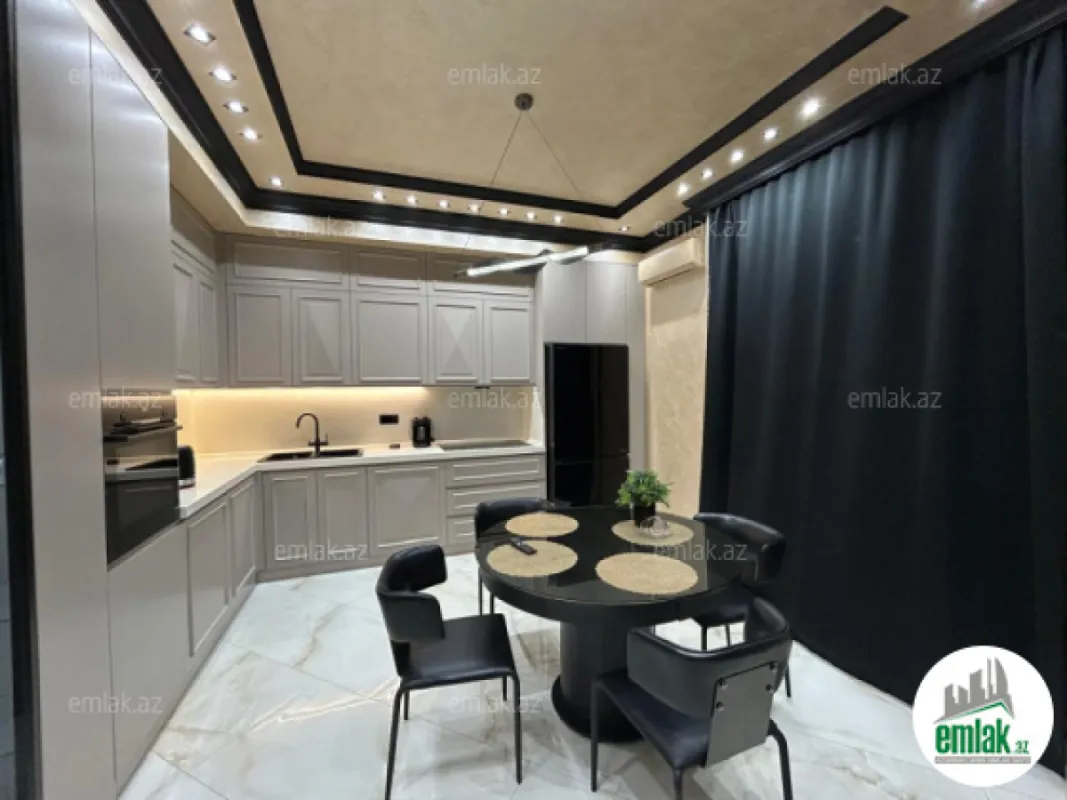 Satılır 3 otaqlı yeni tikili 140 m²