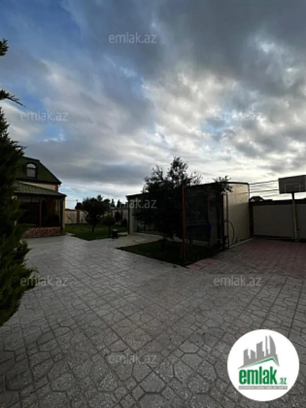 Satılır 6 otaqlı mənzil 150 m²