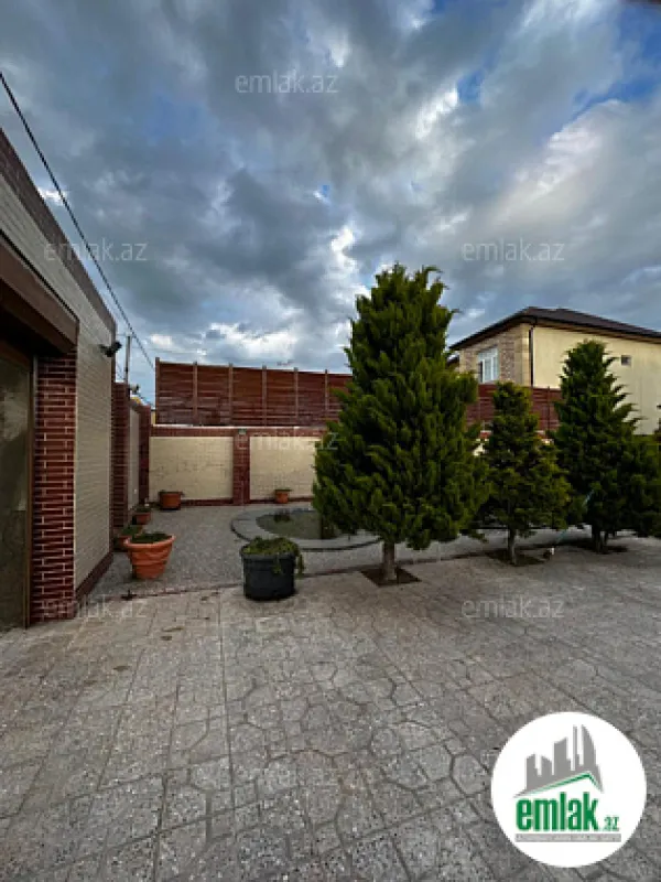 Satılır 6 otaqlı mənzil 150 m²