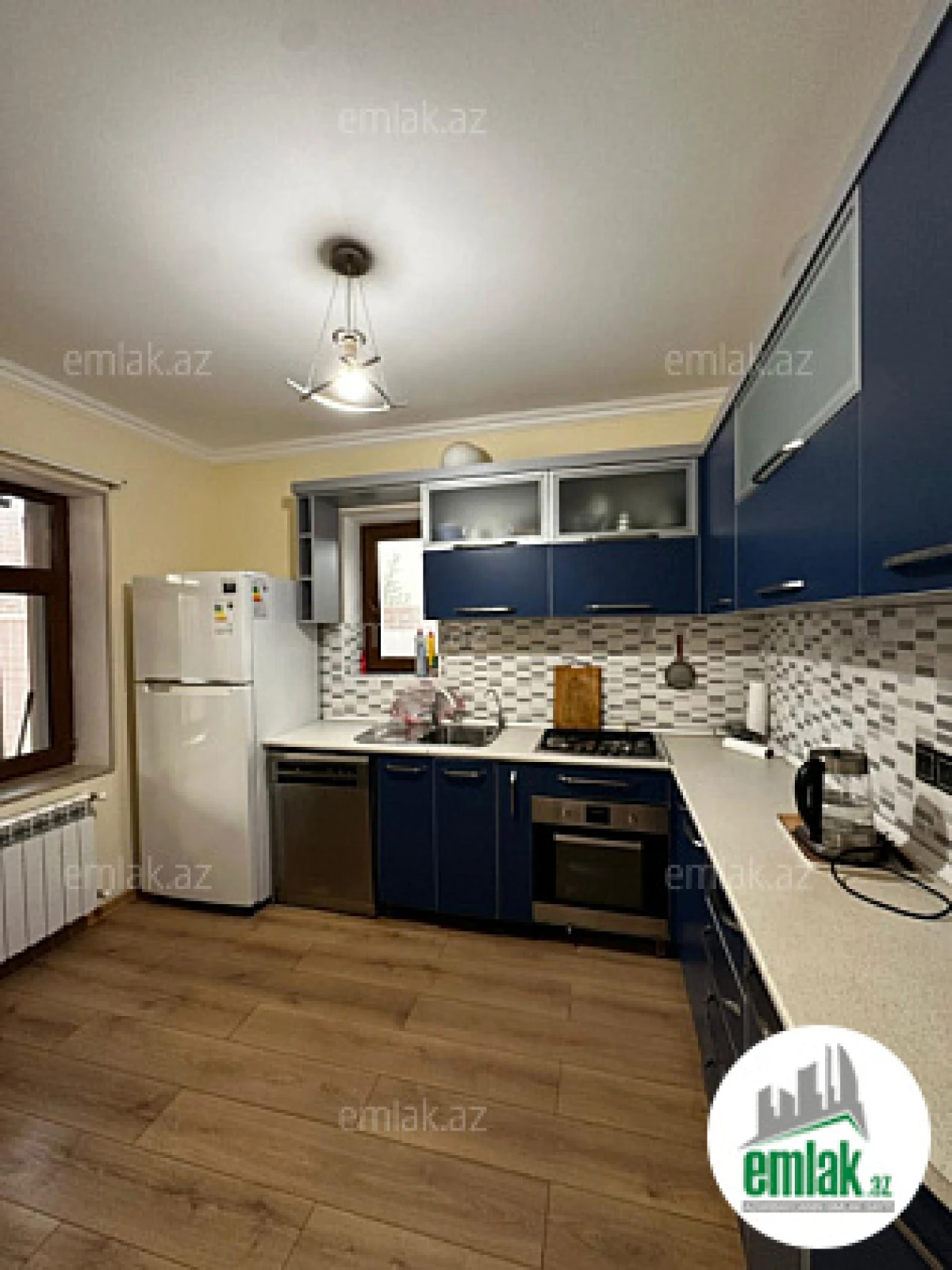 Satılır 6 otaqlı mənzil 150 m²