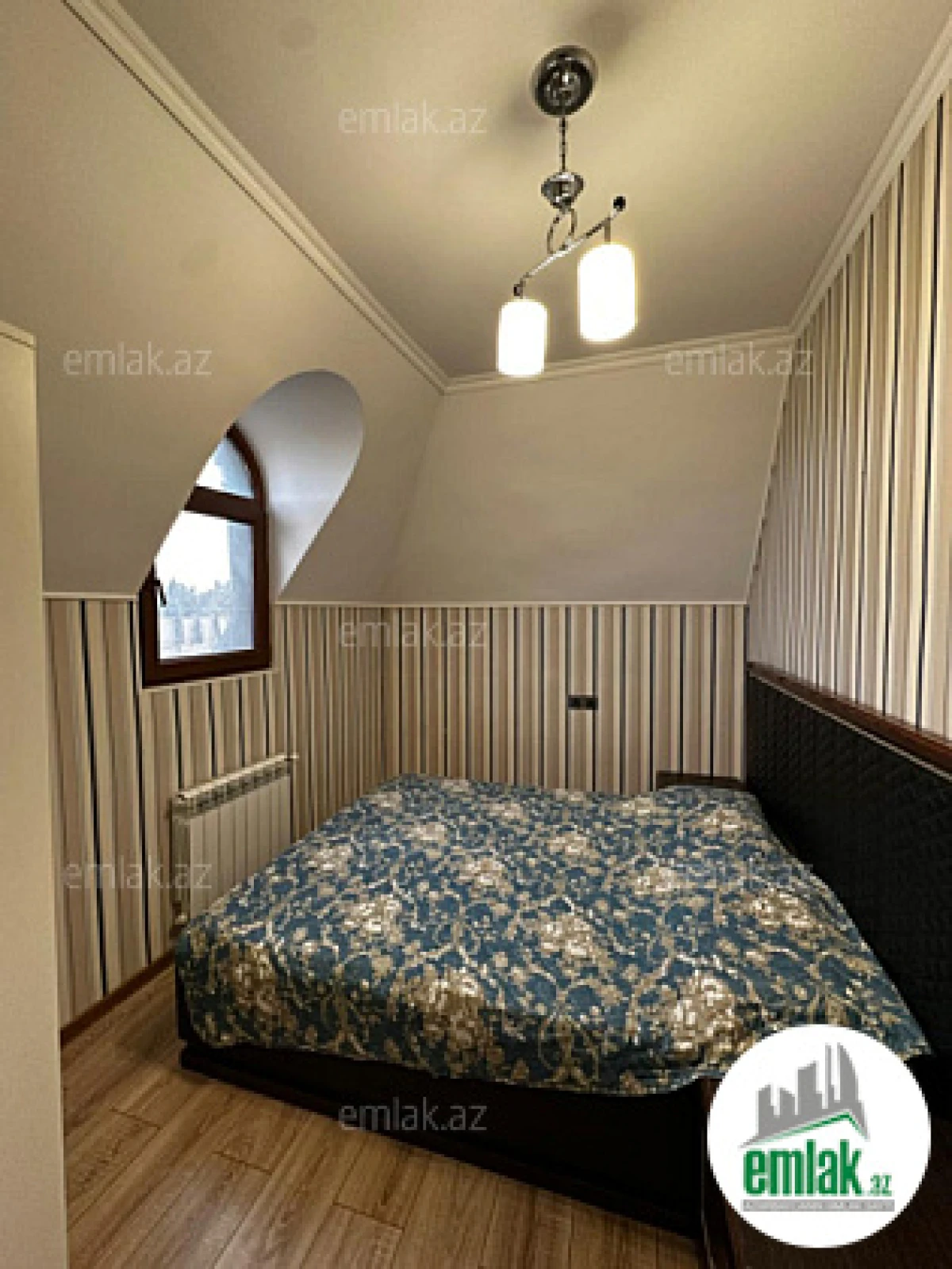 Satılır 4 otaqlı mənzil 150 m²