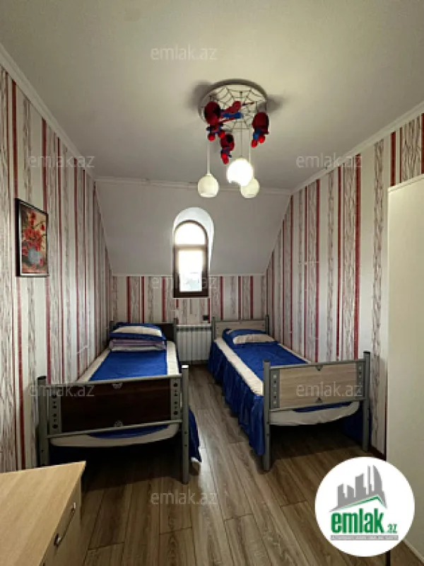 Satılır 4 otaqlı mənzil 150 m²