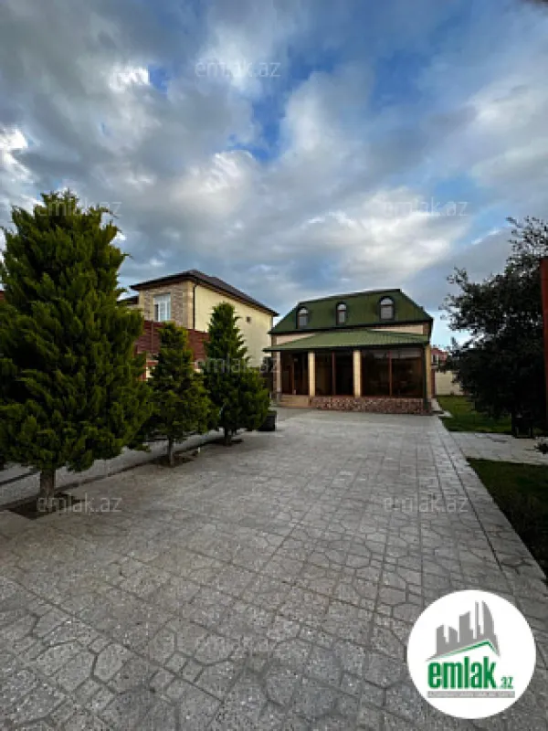 Satılır 4 otaqlı mənzil 150 m²