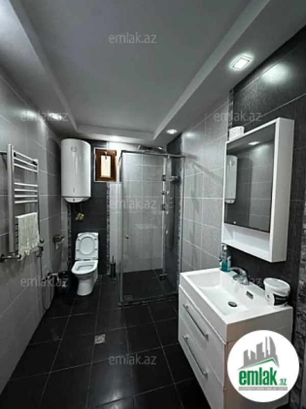 Satılır 4 otaqlı mənzil 150 m²