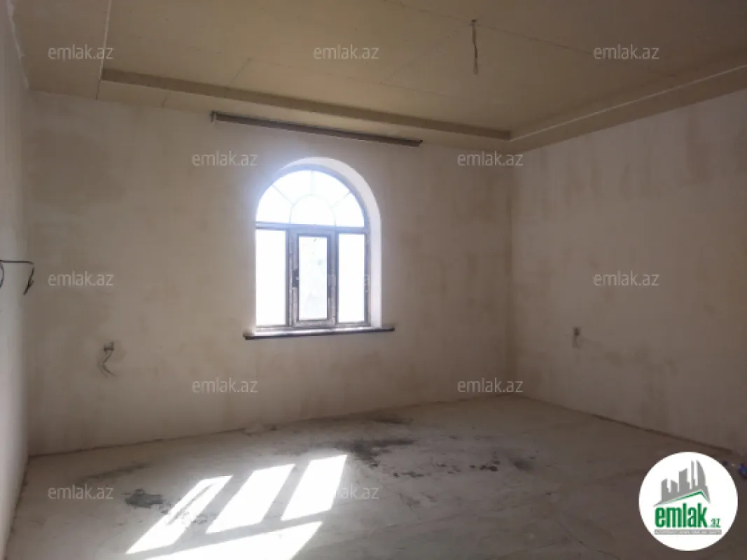 Satılır 6 otaqlı həyət evi 170 m²