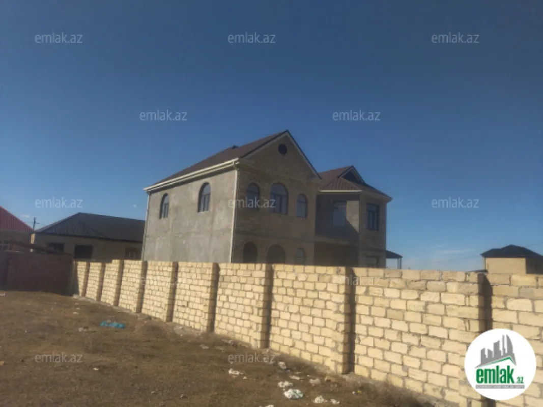 Satılır 6 otaqlı həyət evi 170 m²