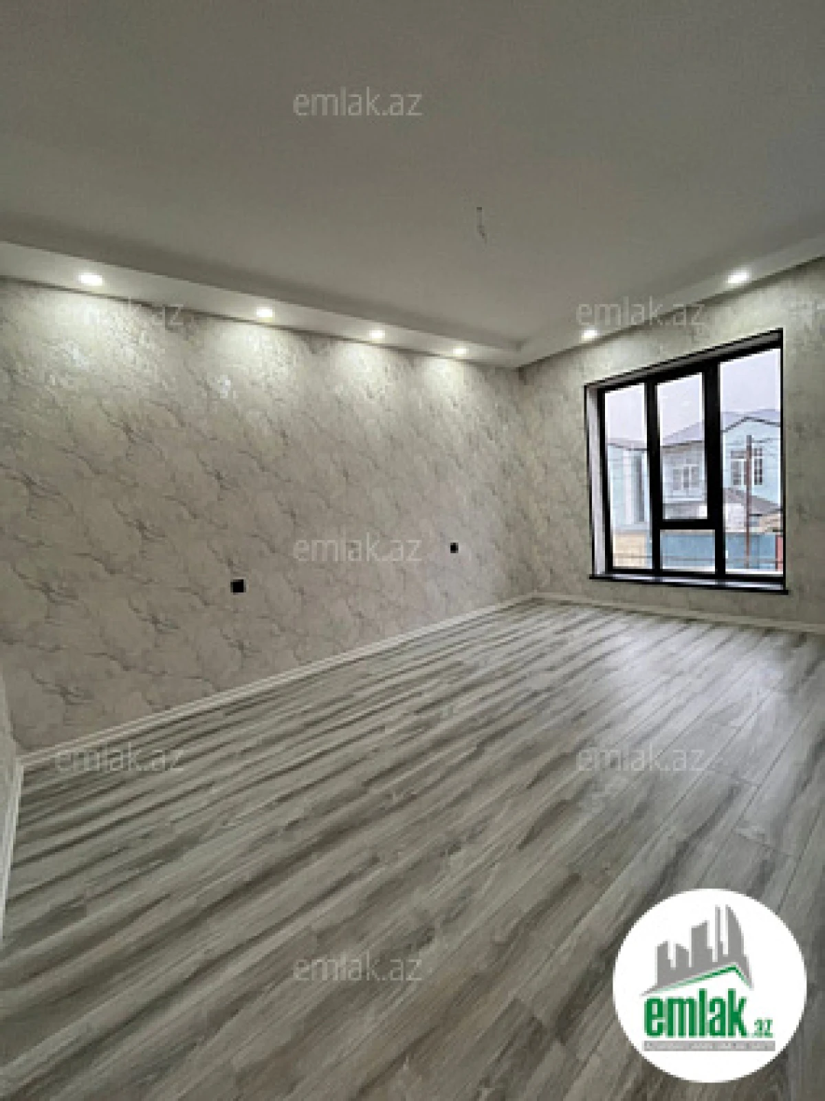 Satılır 5 otaqlı həyət evi 150 m²
