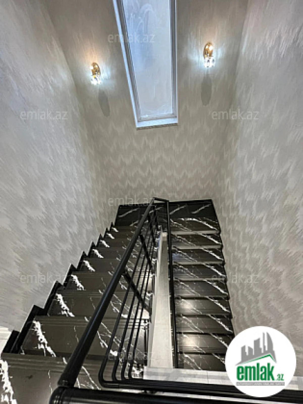 Satılır 5 otaqlı həyət evi 150 m²