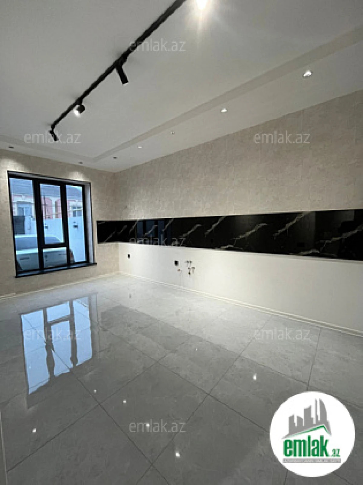 Satılır 5 otaqlı həyət evi 150 m²