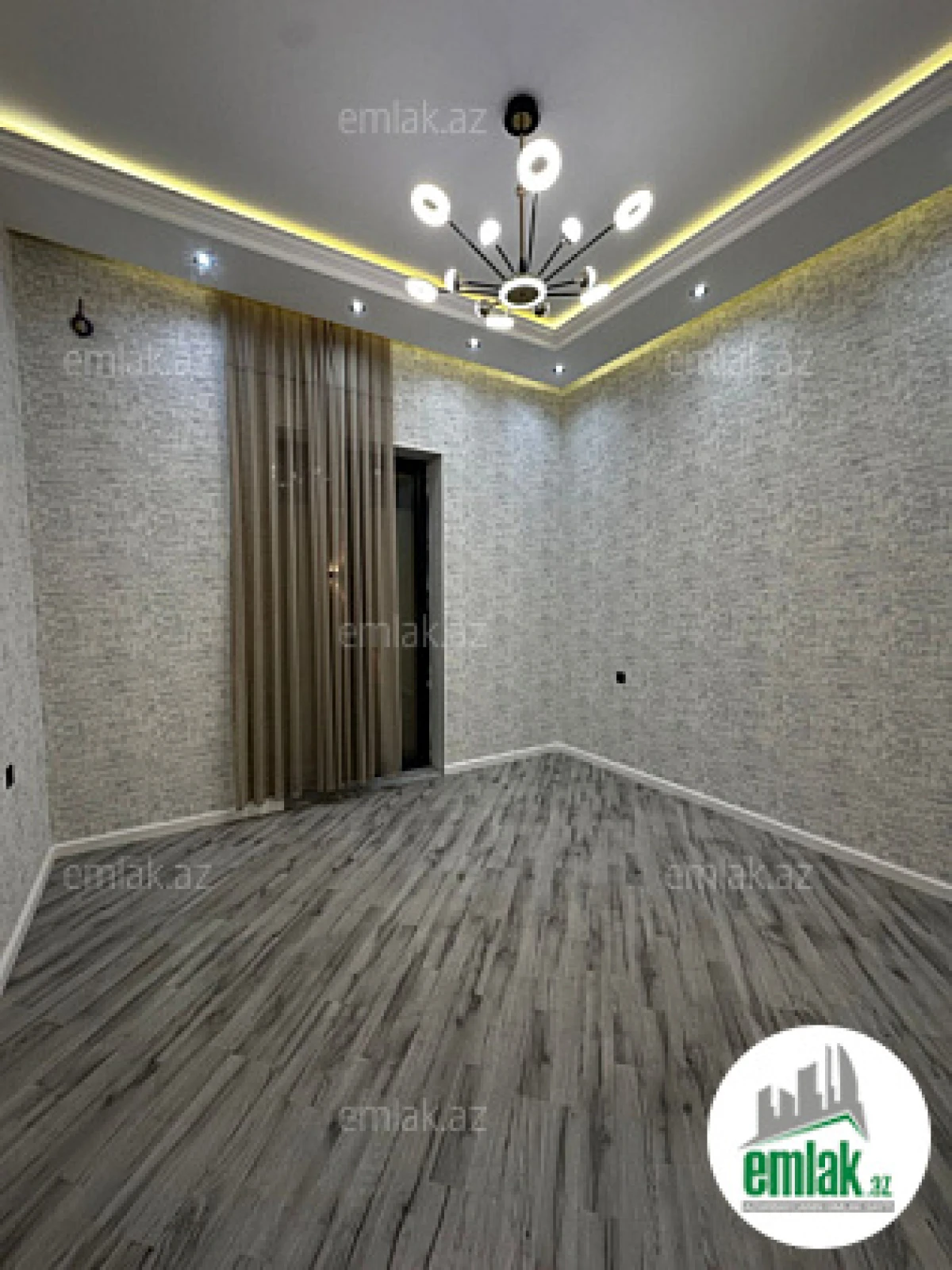 Satılır 4 otaqlı mənzil 150 m²