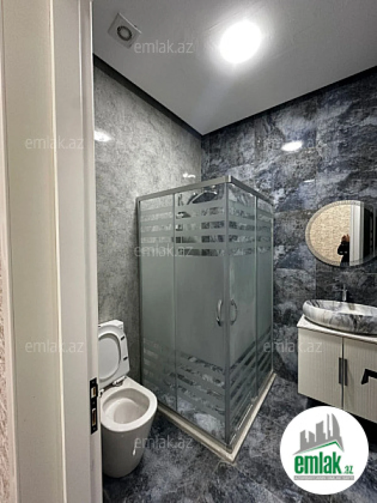 Satılır 4 otaqlı mənzil 150 m²