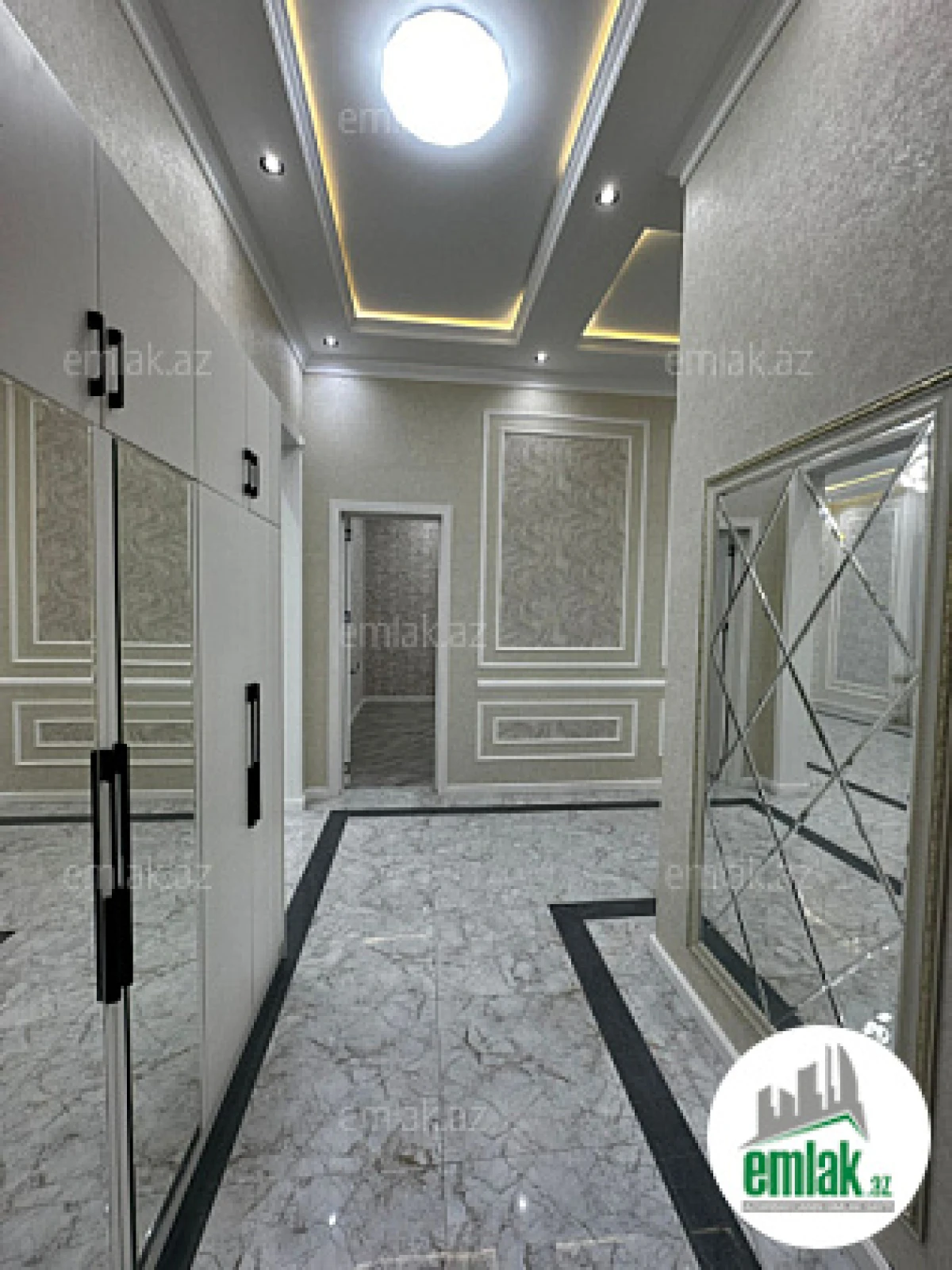 Satılır 4 otaqlı mənzil 150 m²
