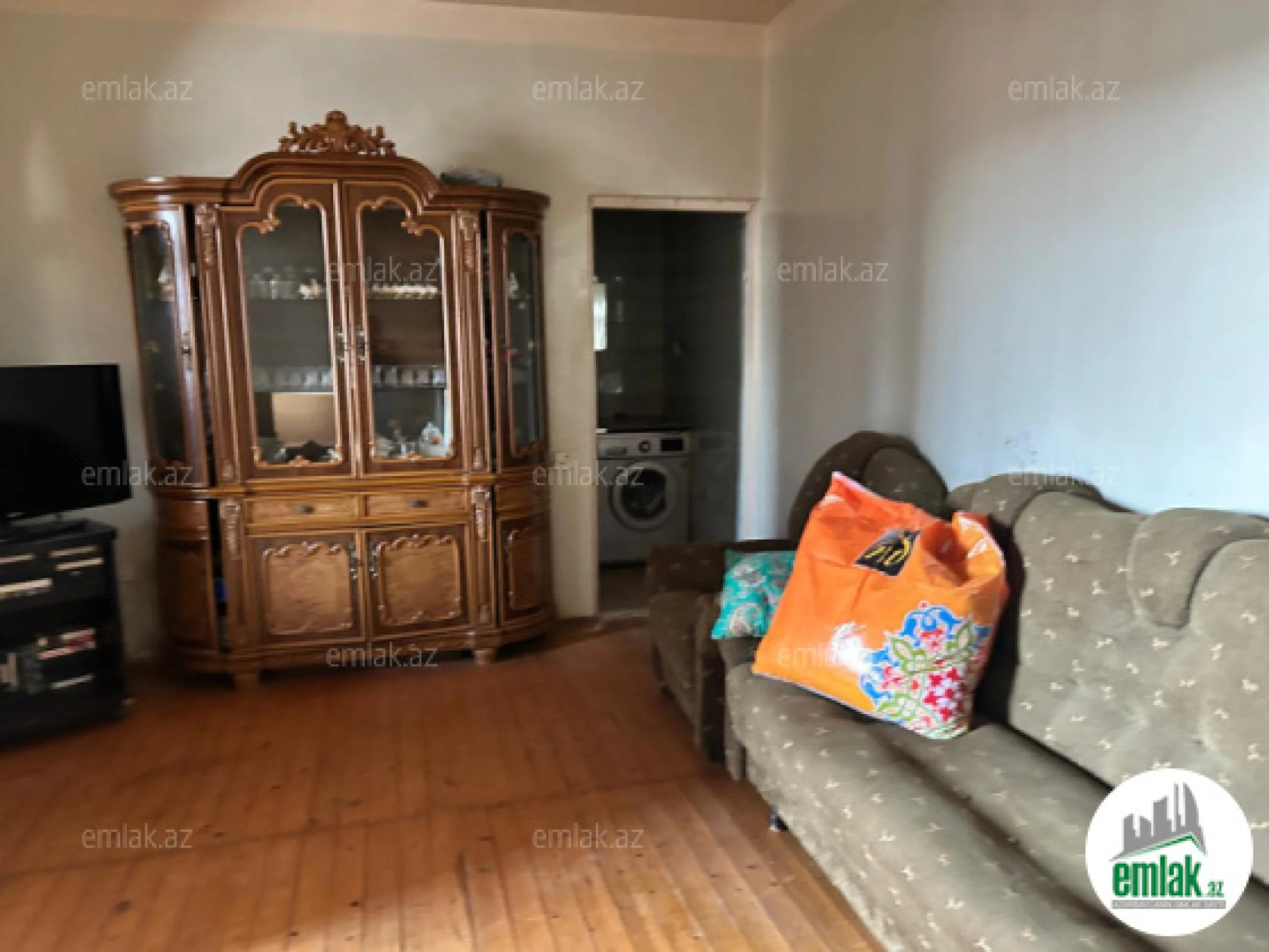 Satılır 7 otaqlı mənzil 320 m²