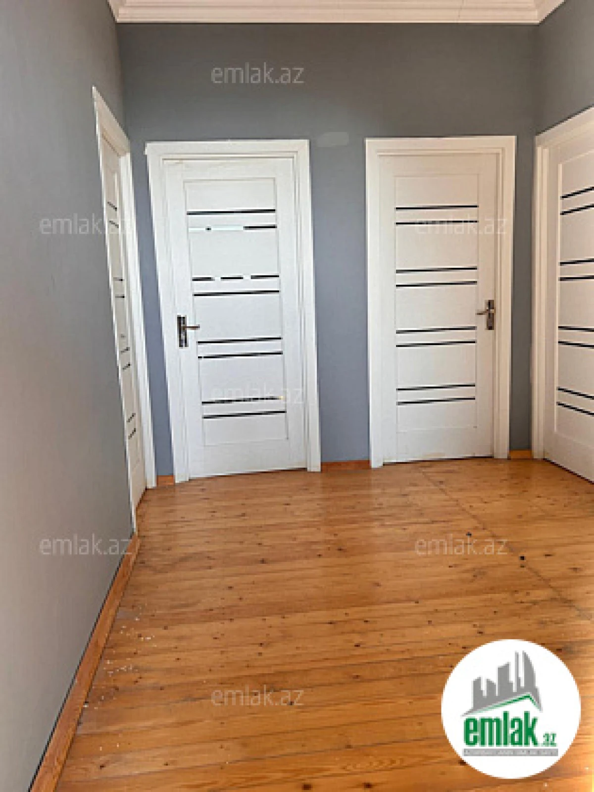 Satılır 7 otaqlı mənzil 320 m²