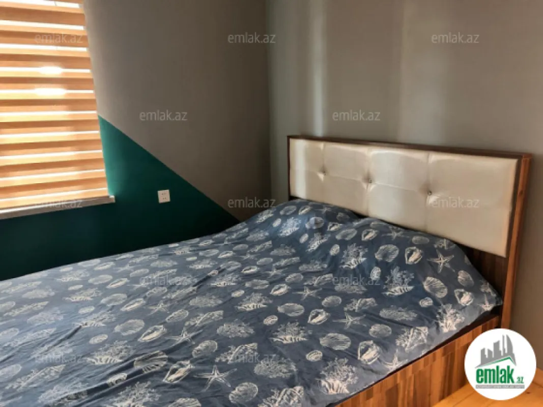 Satılır 7 otaqlı mənzil 320 m²