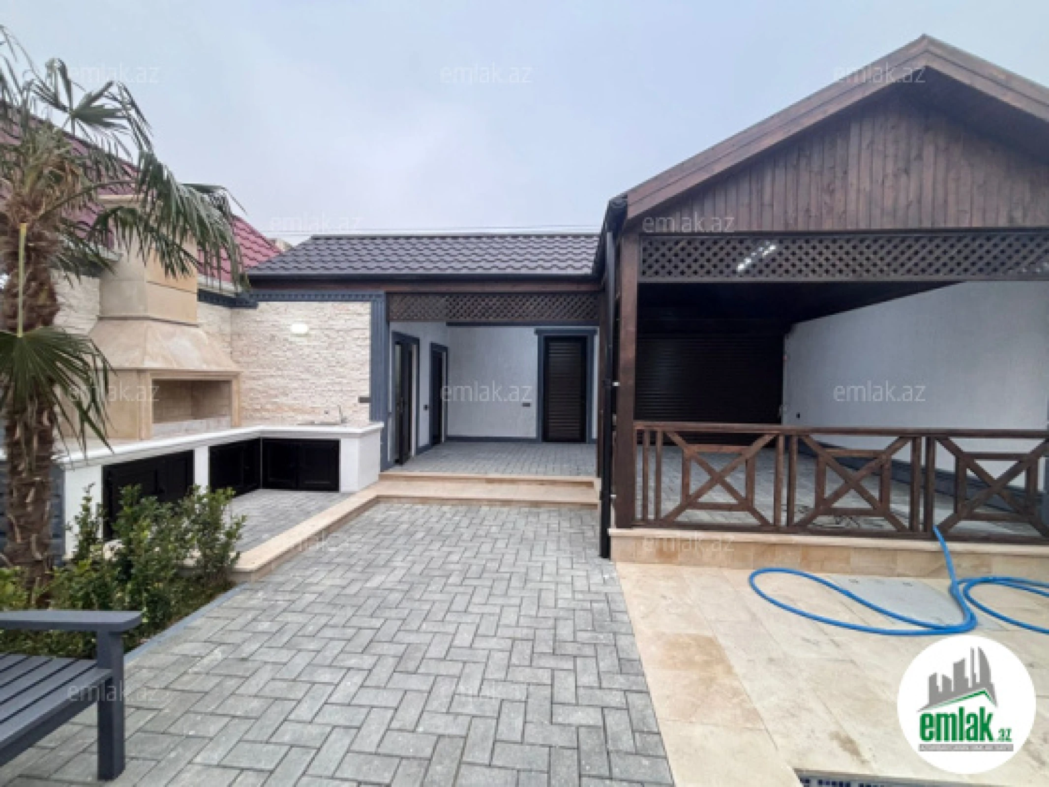 Satılır 4 otaqlı mənzil 110 m²