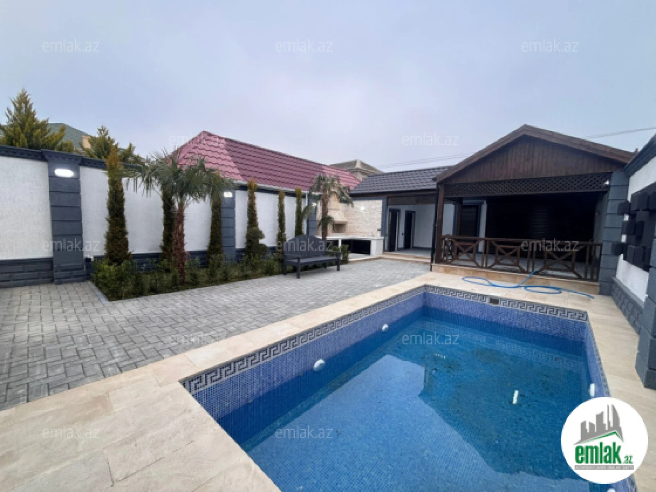 Satılır 4 otaqlı mənzil 110 m²