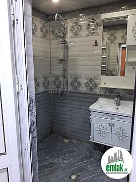 Satılır 2 otaqlı köhnə tikili 70 m²