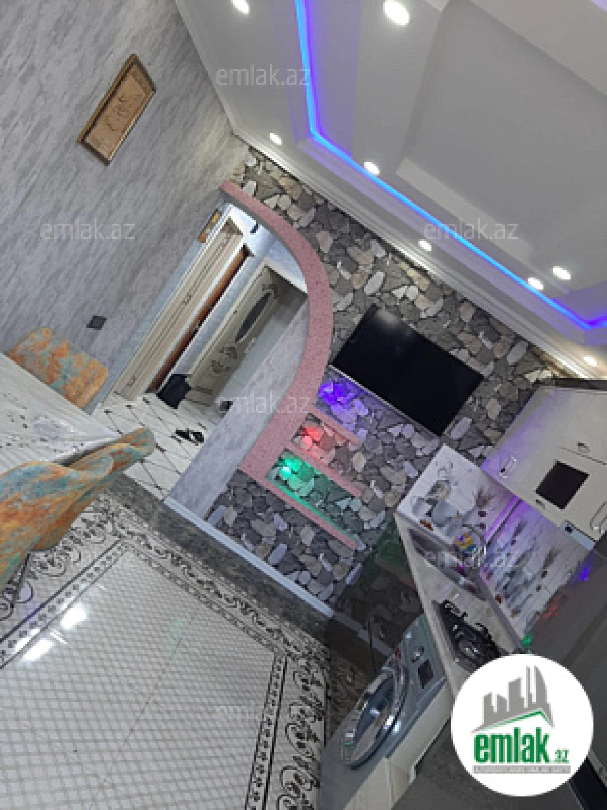 Satılır 2 otaqlı köhnə tikili 70 m²