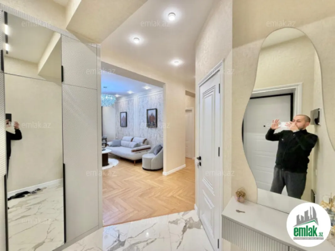 Satılır 3 otaqlı yeni tikili 100 m²