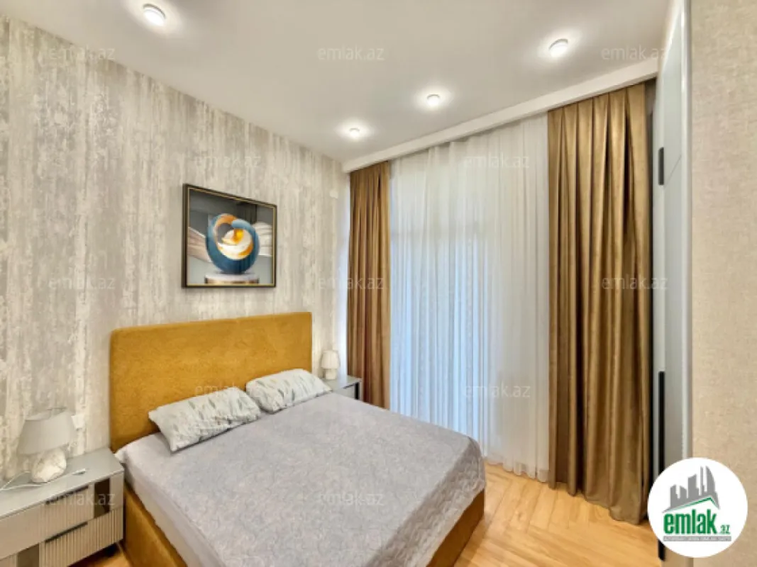 Satılır 3 otaqlı yeni tikili 100 m²