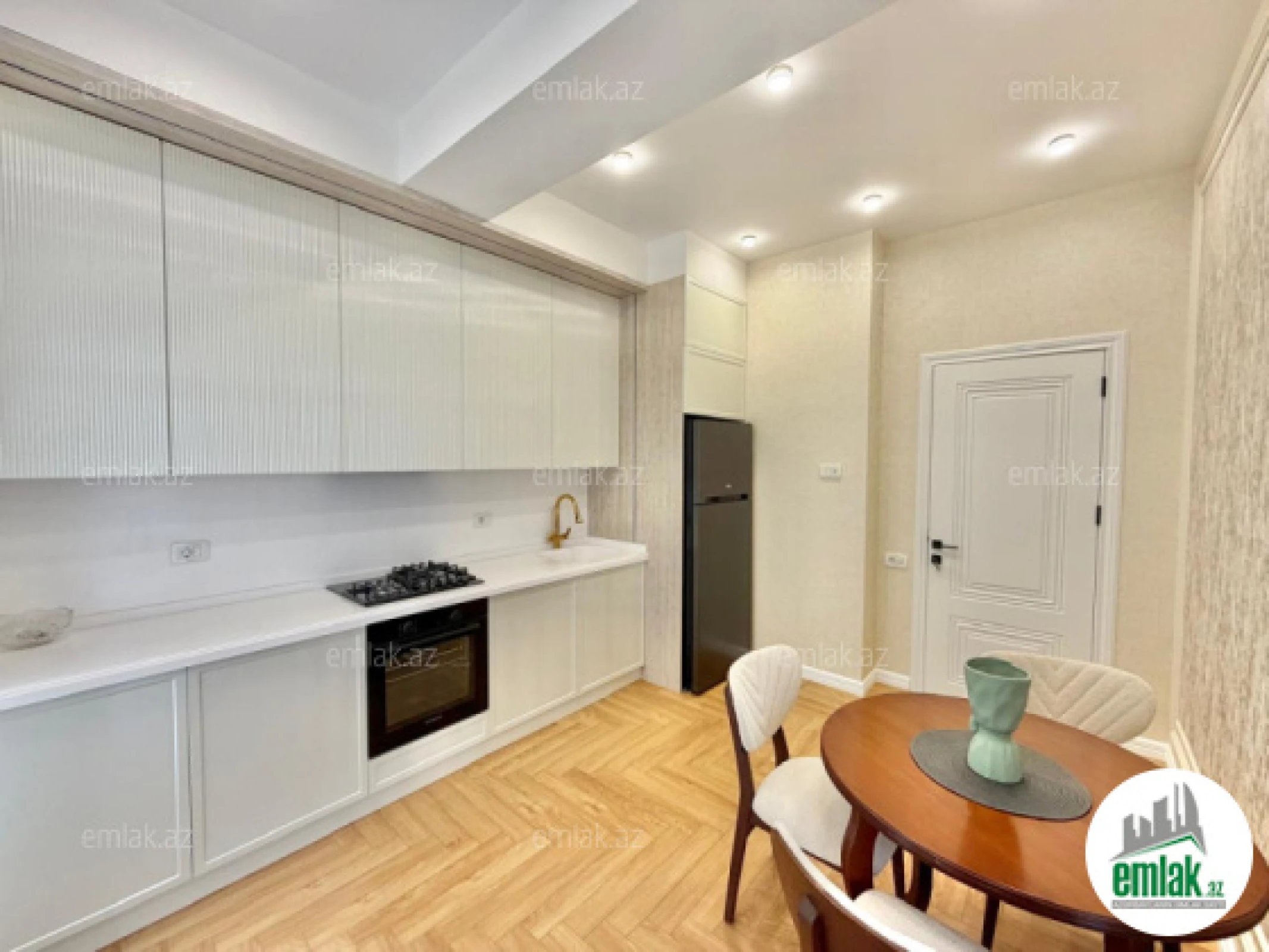 Satılır 3 otaqlı yeni tikili 100 m²