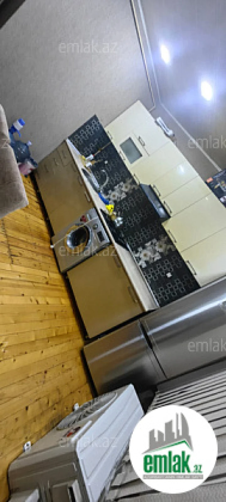 Satılır 2 otaqlı köhnə tikili 68 m²