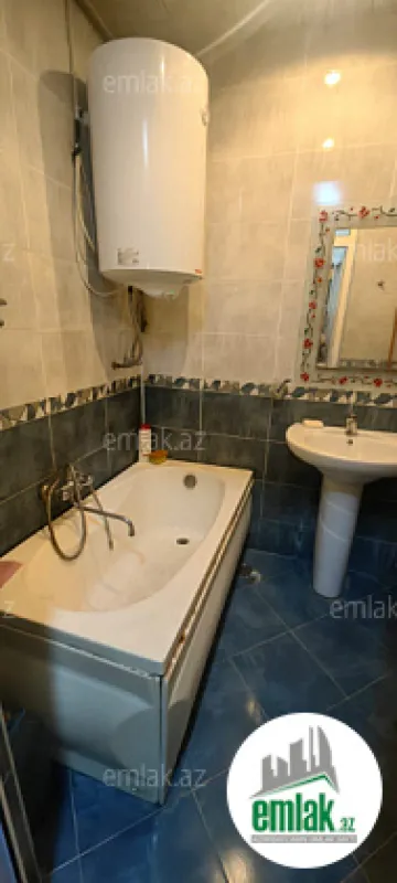 Satılır 2 otaqlı köhnə tikili 68 m²
