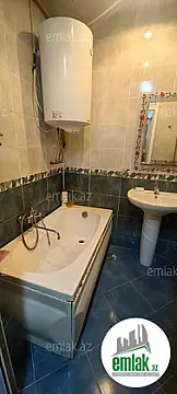Satılır 2 otaqlı köhnə tikili 68 m²