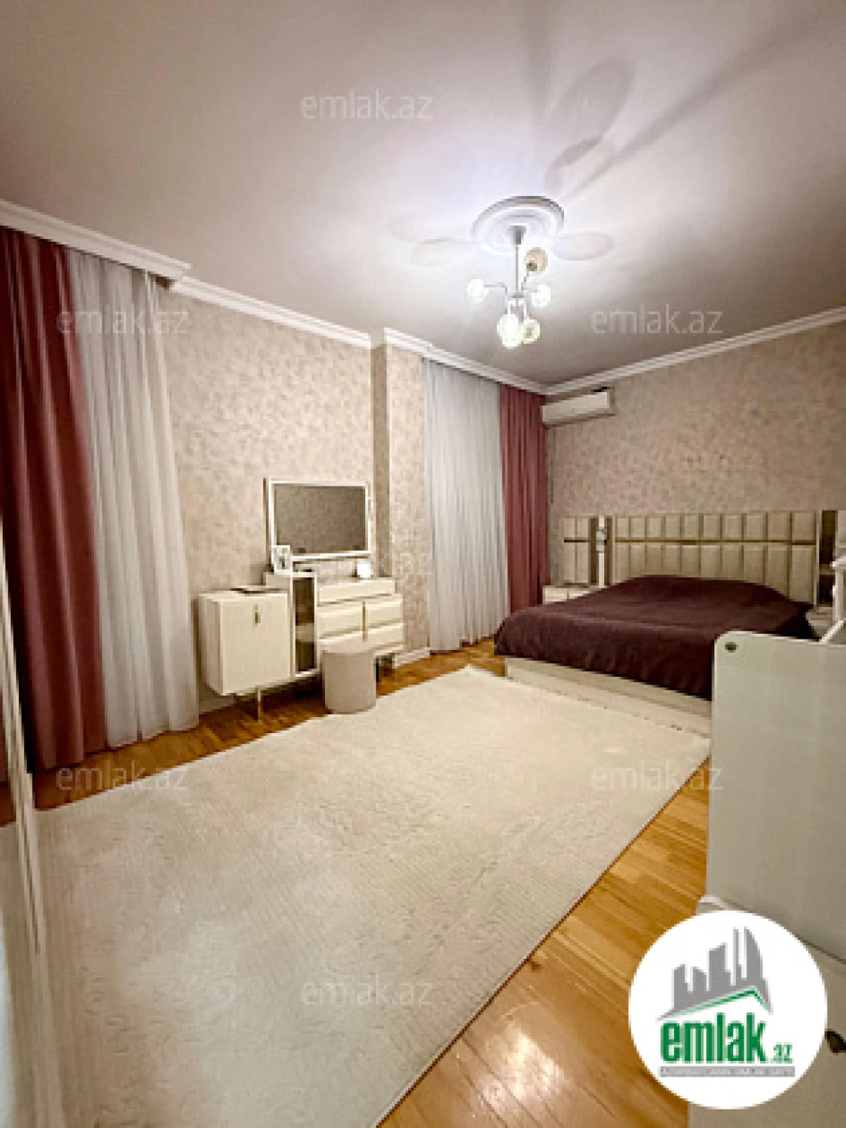 Satılır 2 otaqlı yeni tikili 93 m²