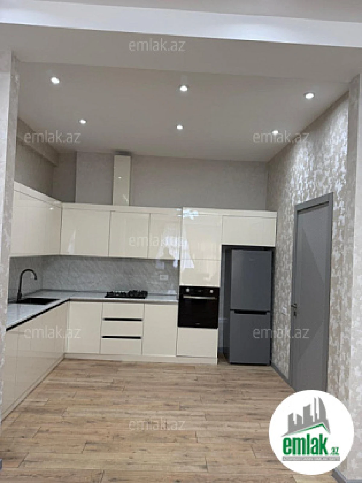 Satılır 2 otaqlı yeni tikili 91 m²