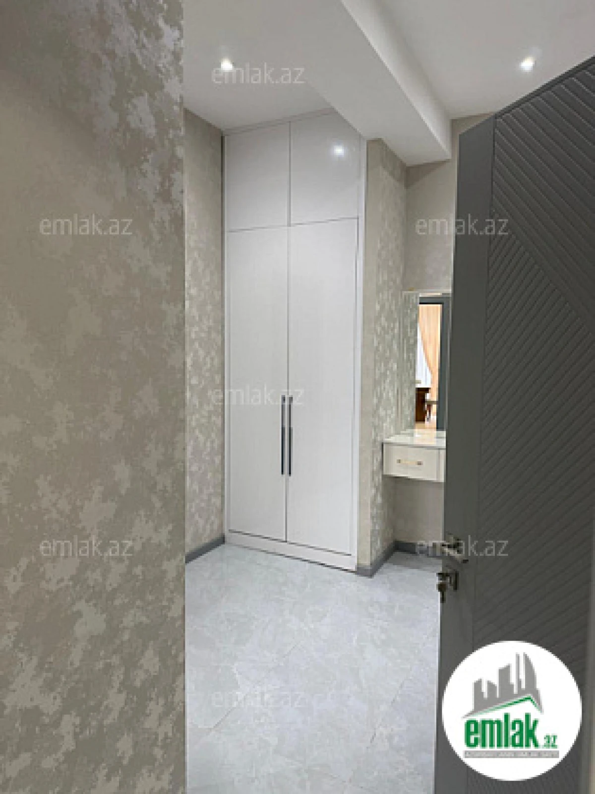 Satılır 2 otaqlı yeni tikili 91 m²