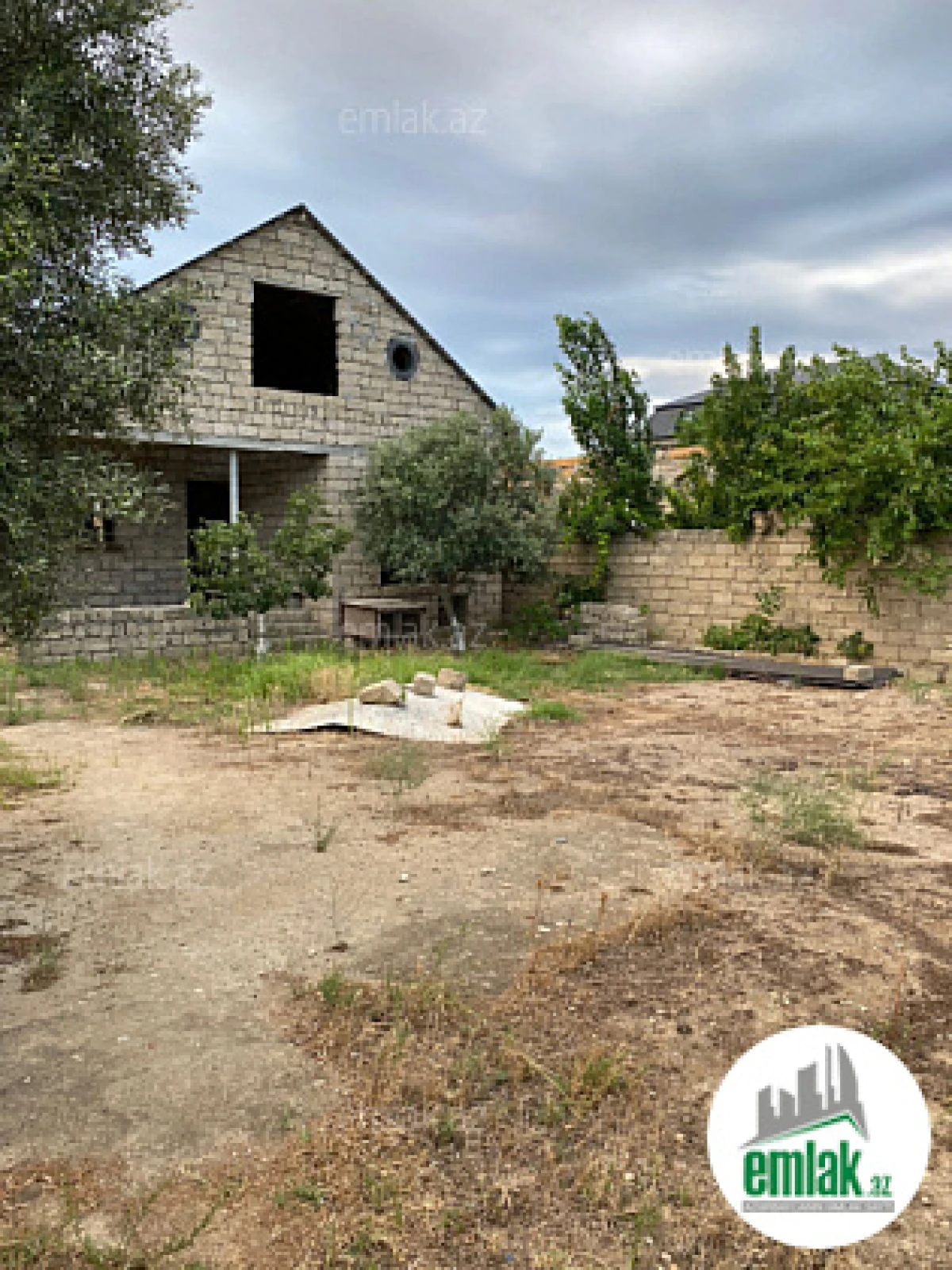 Satılır 2 otaqlı mənzil 75 m²