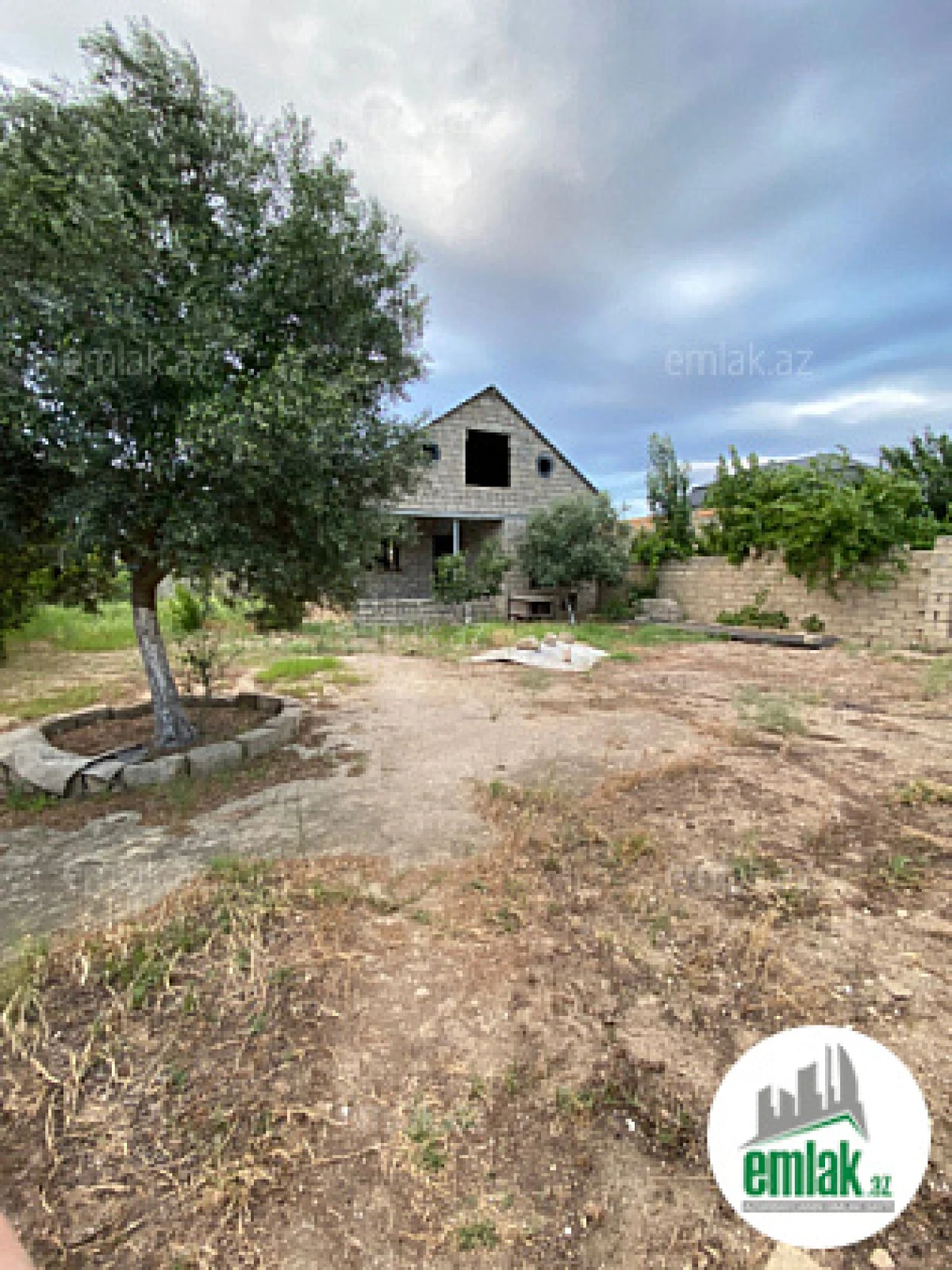 Satılır 2 otaqlı mənzil 75 m²