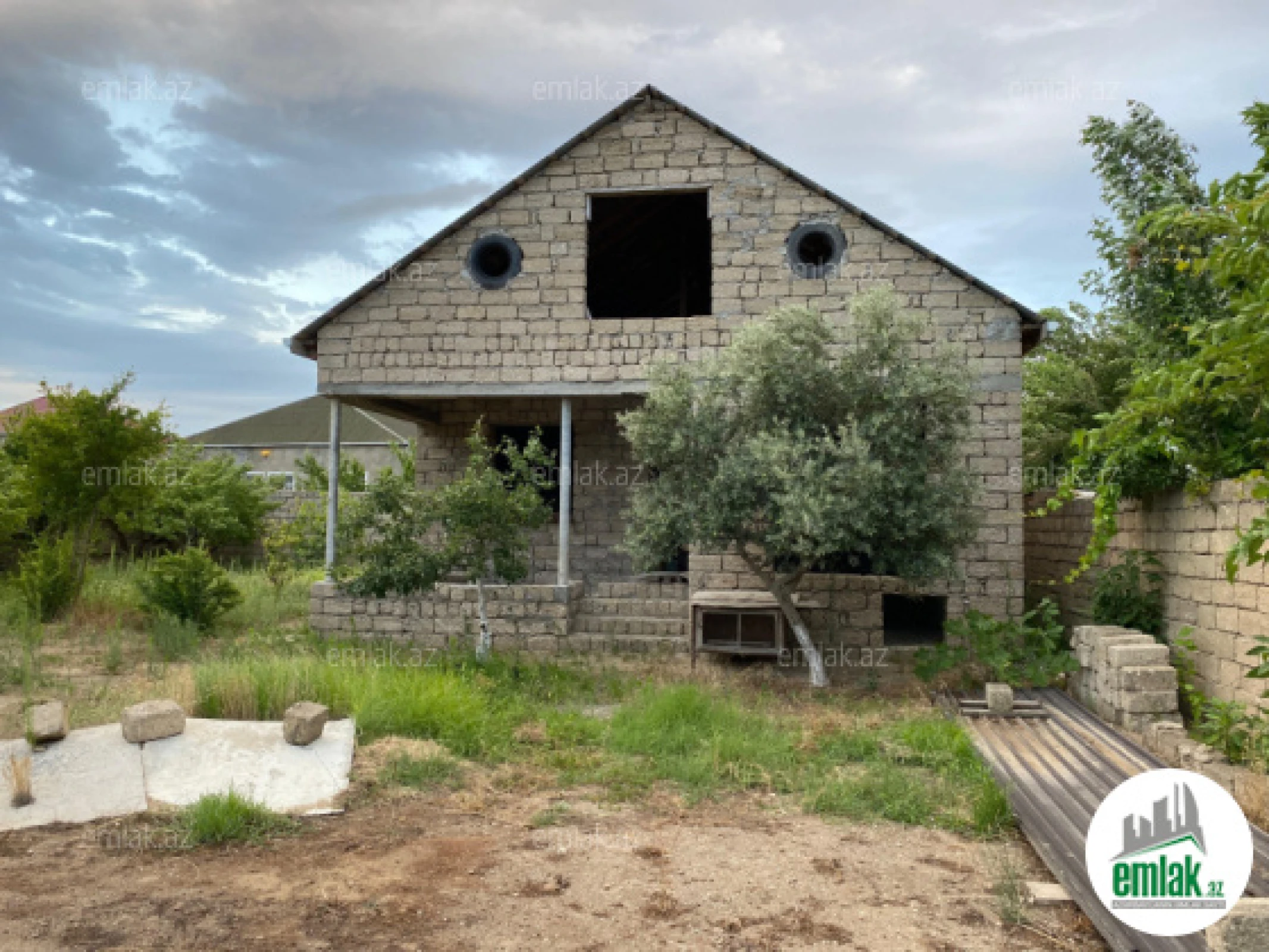 Satılır 2 otaqlı mənzil 75 m²